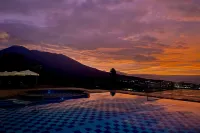 Alinson Sunset Hill - Pools