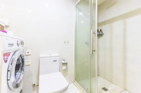 Sea Dream Seaview Hotel (Zhongshan Square Venice Water City)