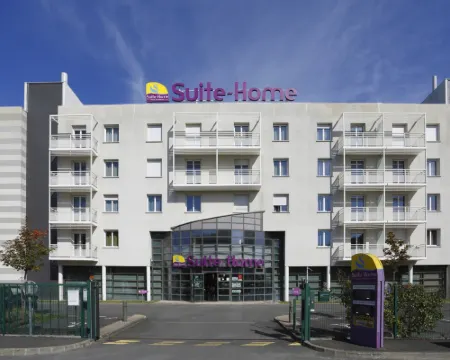 Suite-Home Orléans-Saran Hotels in Saran