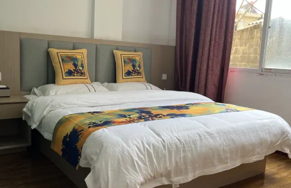 清風明月酒店（昭通大山包景區店）