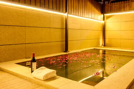 Qingyuan Qintianxi Mountain Private Soup Hot Spring Swimming Pool Resort Villa Отели рядом с достопримечательностью «Tangtang Ancient Dwellings»