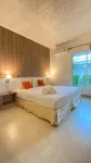 Laemsing Natural Beach Resort - Bãi đậu xe