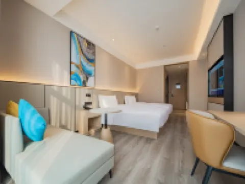 Starway Hotel (Chengdu Jingrong Lake Science Fiction Hall) Hotel berhampiran Pixian West Railway Station