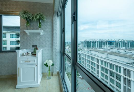 5. 리츠 레지던스 ..