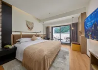 Jiulong Yipin Hotel (Zhenyuan Ancient City New Bridge) - Balcony