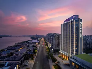 Wellton ACA Hotel (Nanchang Honggutan Ferris wheel City)