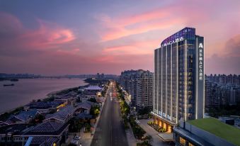 Walton ACA Hotel (Nanchang Honggutan Ferris wheel City)