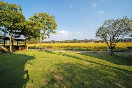 Chuer Homestay Отели рядом с достопримечательностью «Lingfeng Temple»