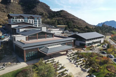 Fengcheng International Hotel (Wolong Villa)