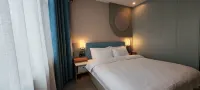 Ease Hotel (Linxia Central Square)
