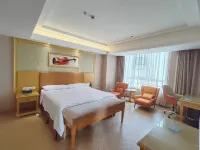 Vienna Hotel (Xuzhou Suning Square Deji Square Branch) - con vista montagne