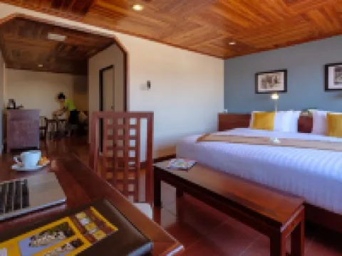 ปักเซ โฮเทล แอนด์ เรสเทอรองต์ โรงแรมในปากเซ