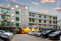 Hongrun Hotel (Shenzhen Buji East Railway Station) Hotels in Buji Subdistrict and Shenzhen East Railway Station