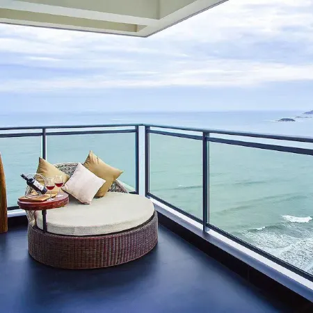 Fengyunhai Holiday Apartment (Hailing Island Poly Ten-Mile Silver Beach Branch)