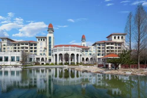 Chenming International Hotel - parking