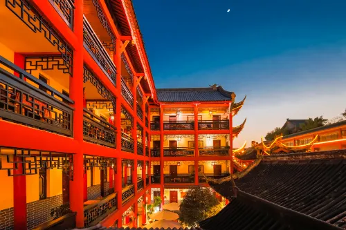 Wenjun Courtyard Hotel (near metro station, English-speaking service, travel agency)