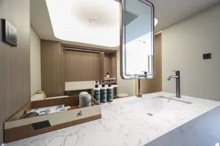 Qinhuangdao Xiadu Garden Hotel (People's Square) Отели рядом с достопримечательностью «Qinhuang Botanical Garden»