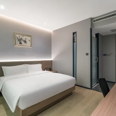 Zhongyu Select Hotel Отели рядом с достопримечательностью «Станция метро Fuchengmen»