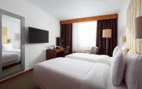 DoubleTree by Hilton Новосибирск (Даблтри Хилтон Новосибирск) - С бассейном