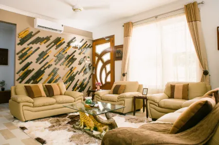 The Amariah Hotel & Apartments Mikocheni Отели рядом с достопримечательностью «Остров Мбудья»