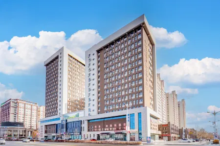 Hulunbuir Miracle · Cloud Hotel Отели рядом с достопримечательностью «Hulunber College West Campus»