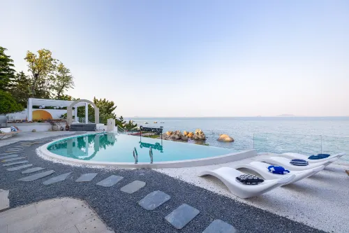 Sanmengji Seaview Pool Vacation Homestay (Laoshan Scenic Area Branch)