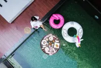 The Violin Sriracha - Rooftop Pools