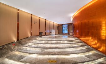 Yilongxuan Hotel (Zhengzhou East Railway Station)