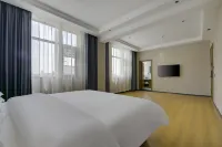 Qianna Baihe Hotel (Xihua No.2 High School Bus Station Branch) Hotels in Xihua