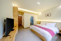 Siguniang Mountain Bailu Zhuokang Homestay - balcón