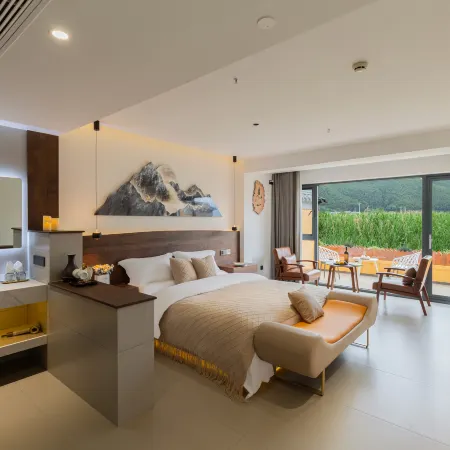 Lugu Lake · Lede Far Mountain Accommodation
