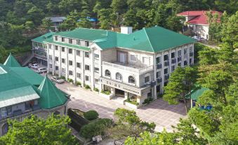 LuShan PanShanYinShe Resort Hotel