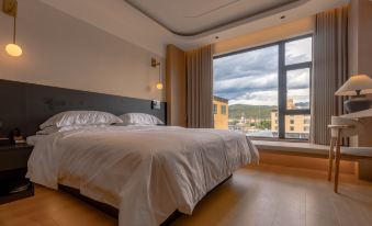 Shangri Boutique Hotel