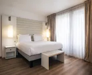 Le Grand Hotel Các khách sạn gần Atypik