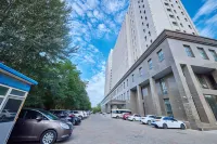 Glam Lake Hotel