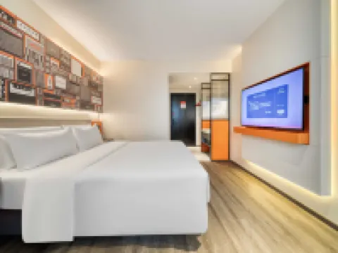Ibis Hotel (Hangzhou Wensan Road Subway Station Store）) โรงแรมใกล้พักที่Sheshan Residence