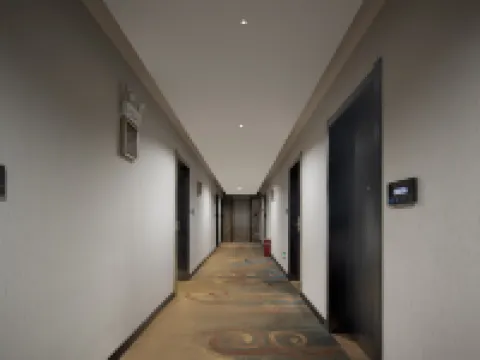 Zhizun Yihao Hotel Hotels in Yuping