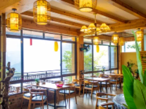 龍脊梯田巖朵山宿（七星伴月展望台） 竜勝のホテル