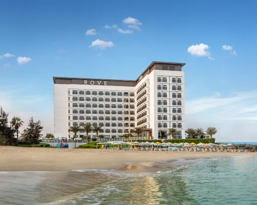 Rove La Mer Beach, Jumeirah Hotels near Boxpark