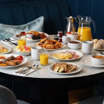 Strand Palace Отели рядом с достопримечательностью «Улица Флит-стрит»