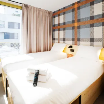 easyHotel Marseille Euromed Отели рядом с достопримечательностью «Улица Кур-Бельзанс»