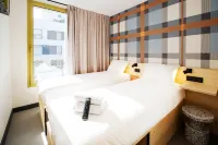 easyHotel Marseille Euromed Hotels in Marseille