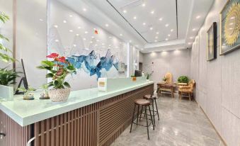 Yuzhi Starry Sky Hotel (Tianfu International Airport Branch)