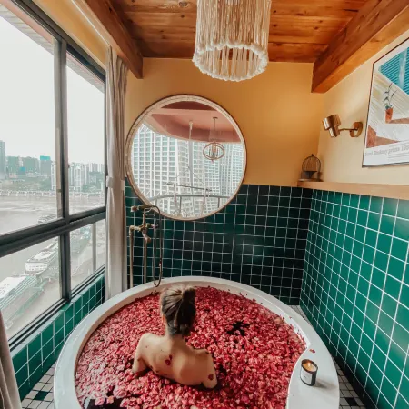 Nuanyu Apartment with river view& drown show view