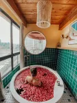 Nuanyu Riverview Homestay (Chongqing Jiefangbei Hongyadong Branch)