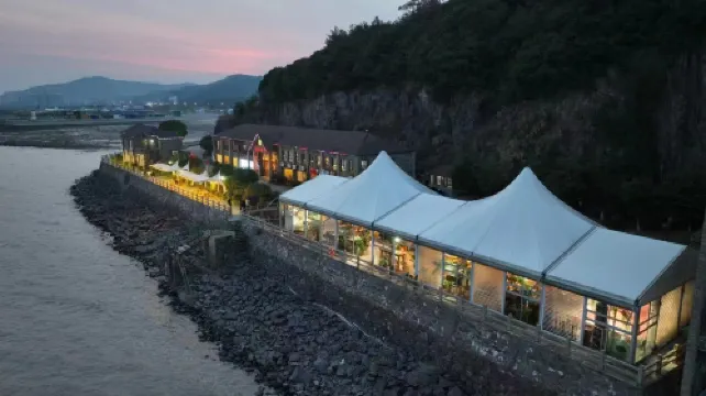 Yinglong Haipan Holiday Hotel