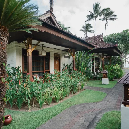 Ramayana Candidasa Beach Resort Отели рядом с достопримечательностью «Пляж Вайт-Сэнд»