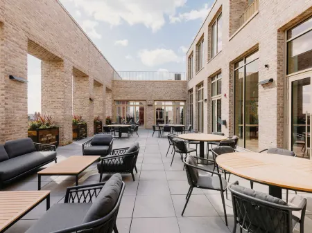 Charles Hope Brighton & Hove Отели рядом с достопримечательностью «Brighton Fishing Museum»