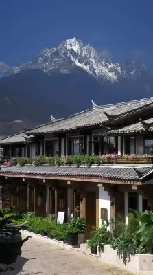 樸致·設計師奢享度假·花園飯店Holiday Villa（麗江古城南門店） 麗江三義國際機場附近的飯店
