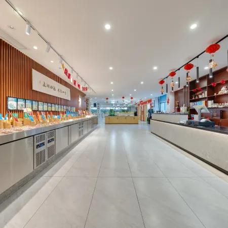 Vienna Hotel Furong Middle Road Branch Wuyi Square Отели рядом с достопримечательностью «Городской Музей Чанша»